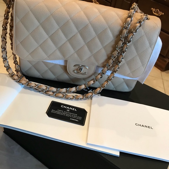 CHANEL Handbags - 💯 Authentic CHANEL purse
